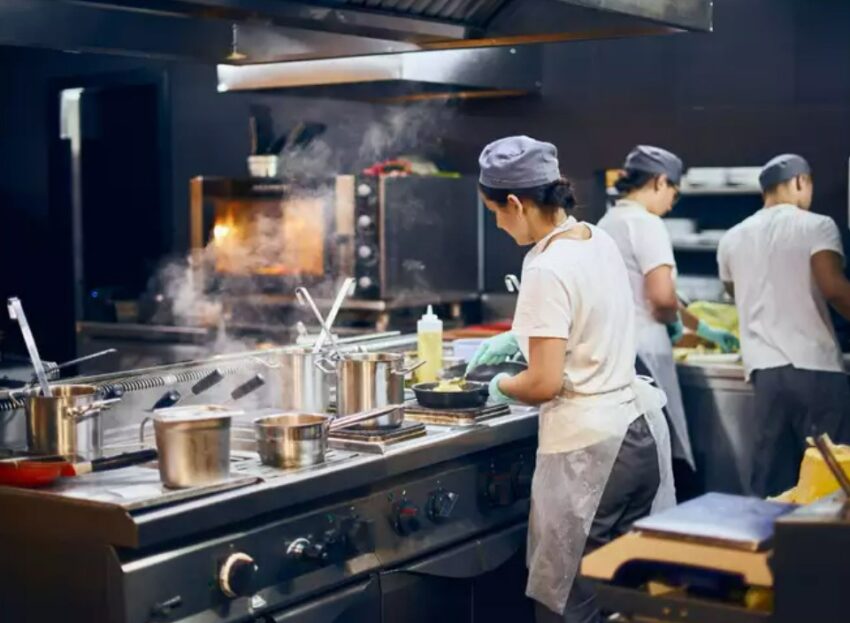 Investigating the Ghost Kitchen Scene in Dubai: A Culinary Industry Revolution